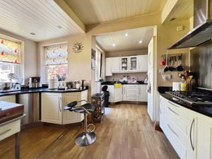 Kitchen- click for photo gallery